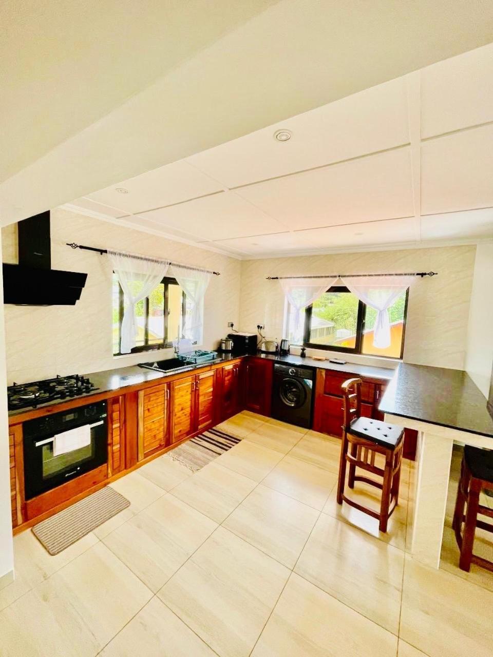 Apartment Yvon's Tropical Grand Anse (Praslin)